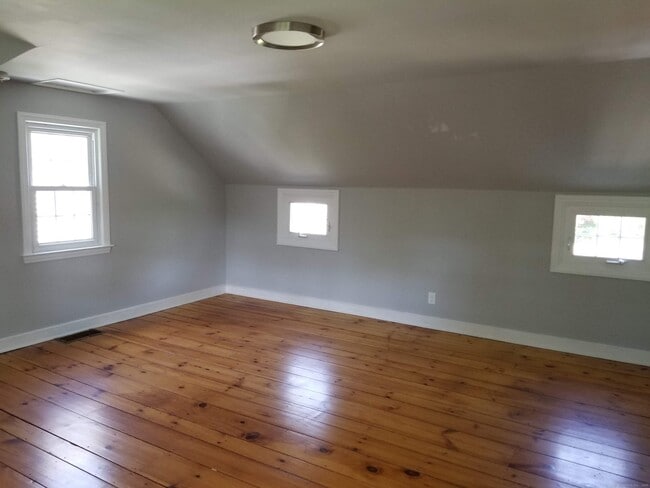Building Photo - 243 Highland Ave