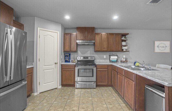 Building Photo - 3330 La Terraza Wy