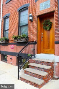 Building Photo - 1247 E Columbia Ave