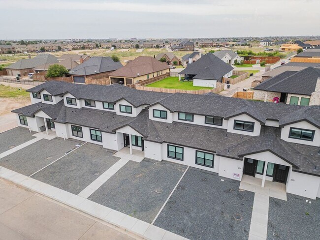 Building Photo - Brand New Home