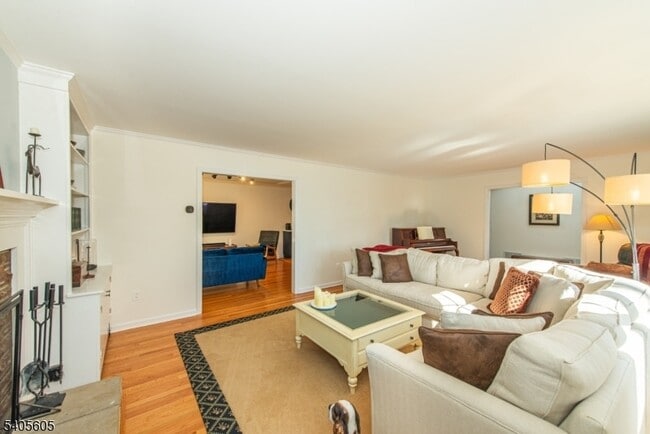 Building Photo - 237 Morris Ave