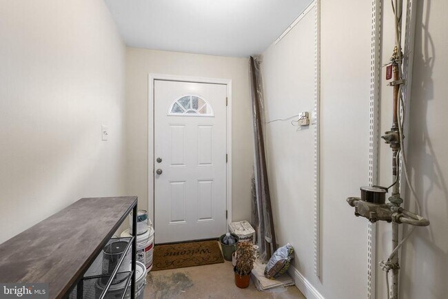Building Photo - 124 Barnsfield Ct