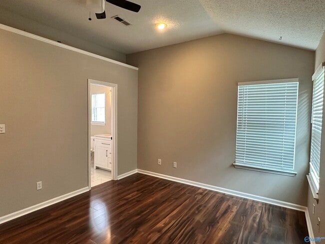 Building Photo - 13065 Hermosa Dr SW