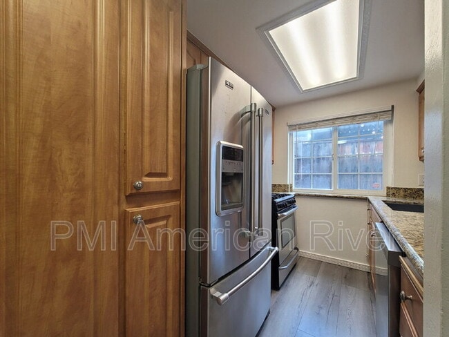 Building Photo - 6693 Greenback Ln