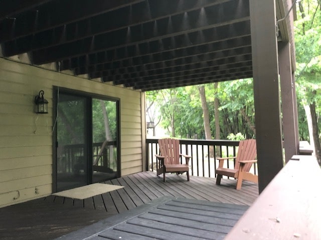 Building Photo - 240 W Eagle Lake Dr