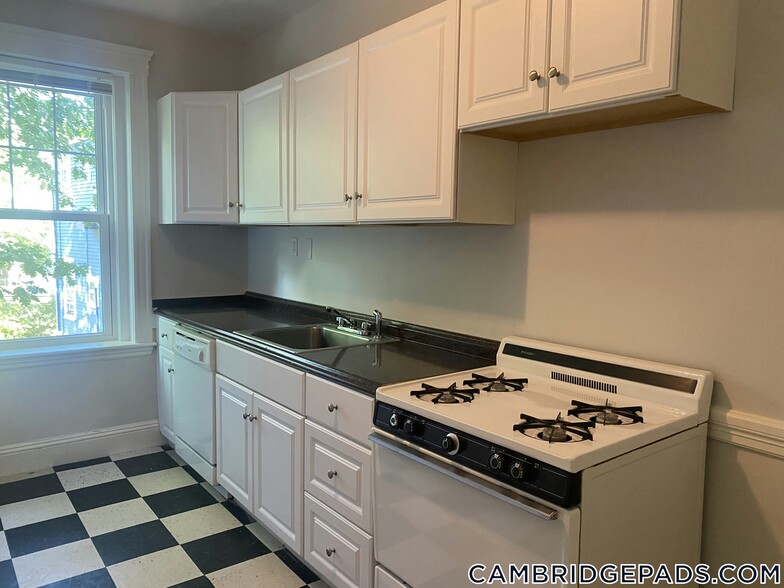 Primary Photo - 19A Forest St