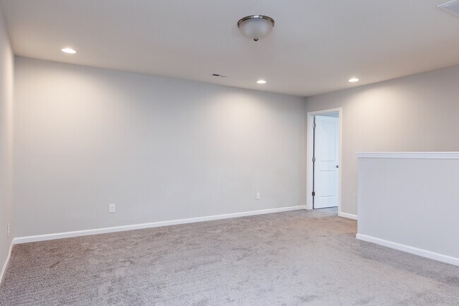 Building Photo - 628 Metro Sta