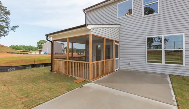 Building Photo - Available Now - Beautiful Open Floorplan 3...