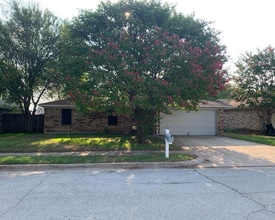 Building Photo - 7304 Meadowbrook Dr