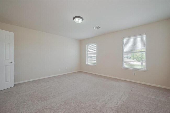Building Photo - 21627 Cozy Hollow Ln
