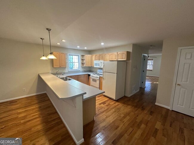 Building Photo - 685 Garibaldi St SW