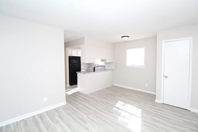 Building Photo - 10151 Guidy Ln