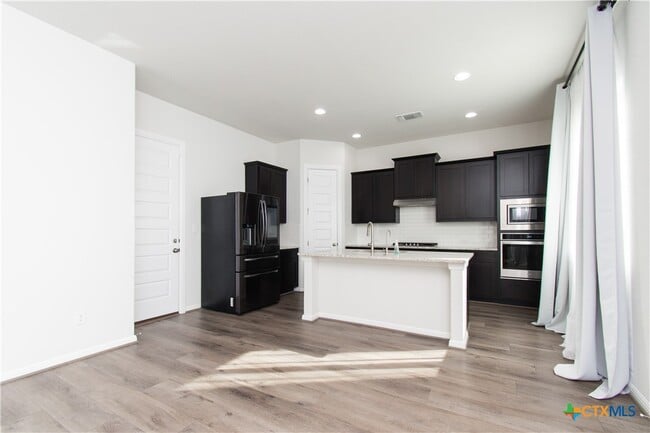 Building Photo - 6808 Verona Pl