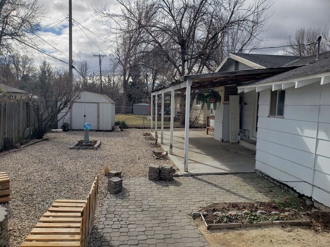 Building Photo - Available NOW - North End 3 bed 2 bath wit...