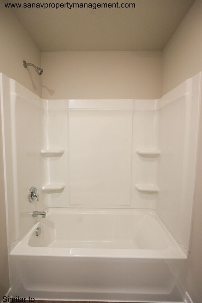 Building Photo - Beautiful 3 Bed 2.5 Bath Home in Ankeny