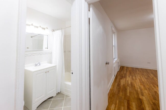 Building Photo - 131-11 Kew Gardens Rd