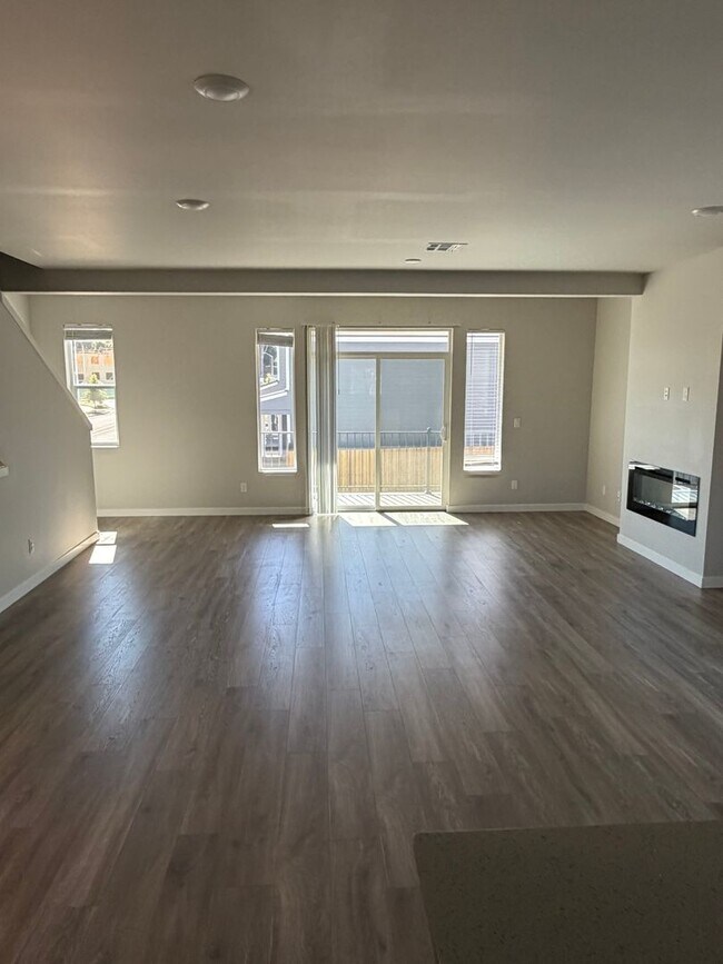 Building Photo - Newer Home in Crestview Crossing - Ideal Newberg location & a Neighborhood Park!