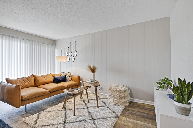 Living Room - Campus View Apartments