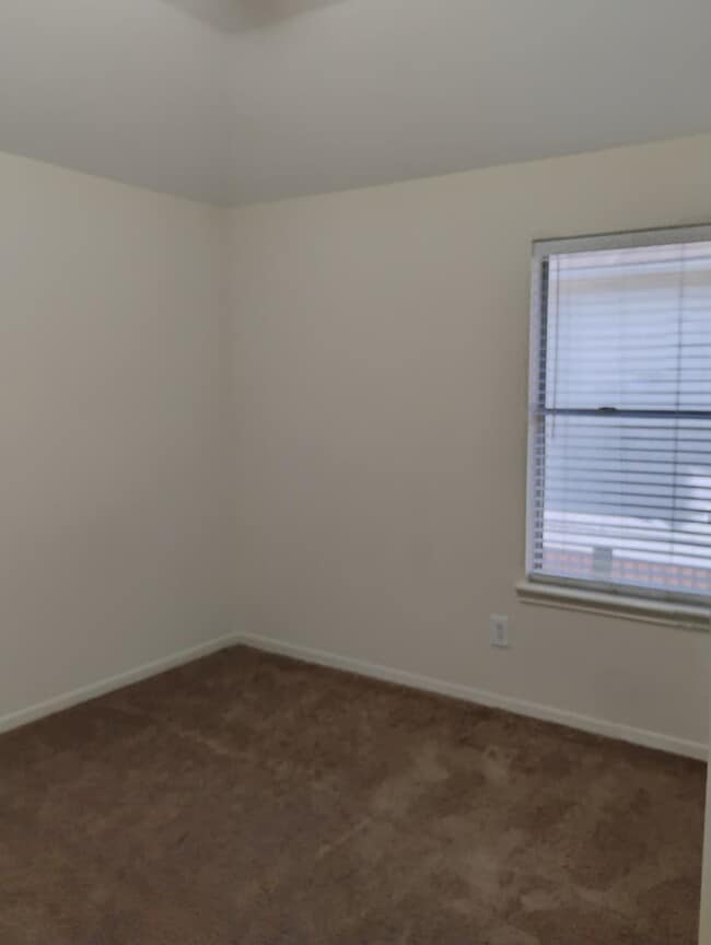 Building Photo - 231 Cedar Elm Ln