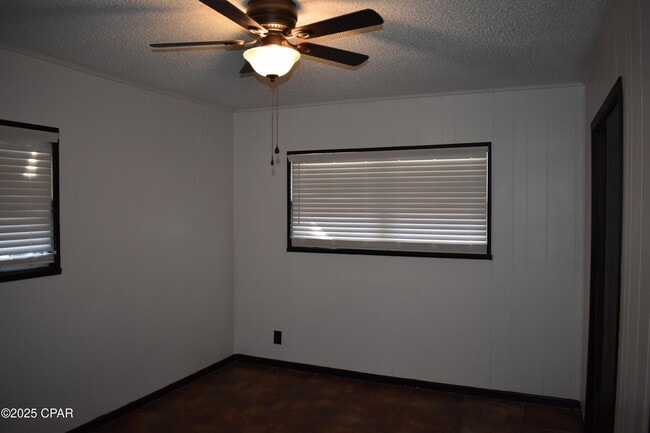 Building Photo - 3613 E 14th St