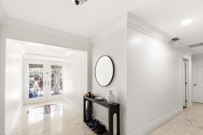 Building Photo - 5223 Deerhurst Crescent Cir