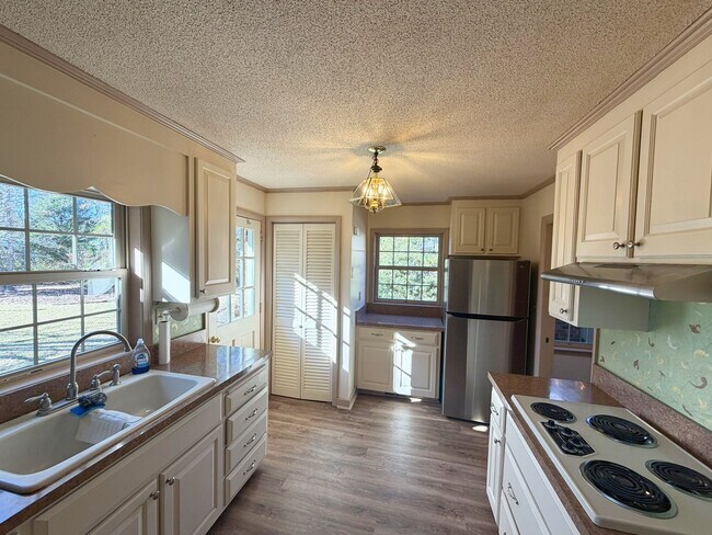 Building Photo - 222 Knox Dr