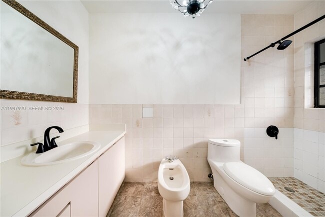 Building Photo - 2801 SW 106th Ave