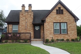 Building Photo - 3121 Southmore Blvd