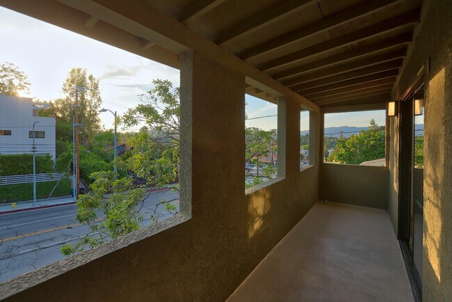 Building Photo - 2236 Glendale Blvd