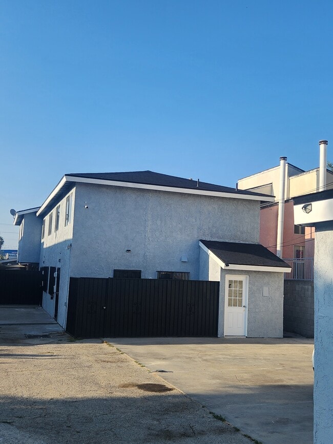 Building Photo - 1451 W 146th St