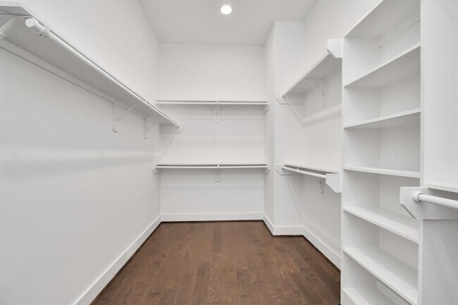Building Photo - 849 Mansfield St