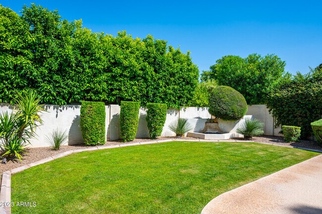 Building Photo - 8637 E San Lucas Dr