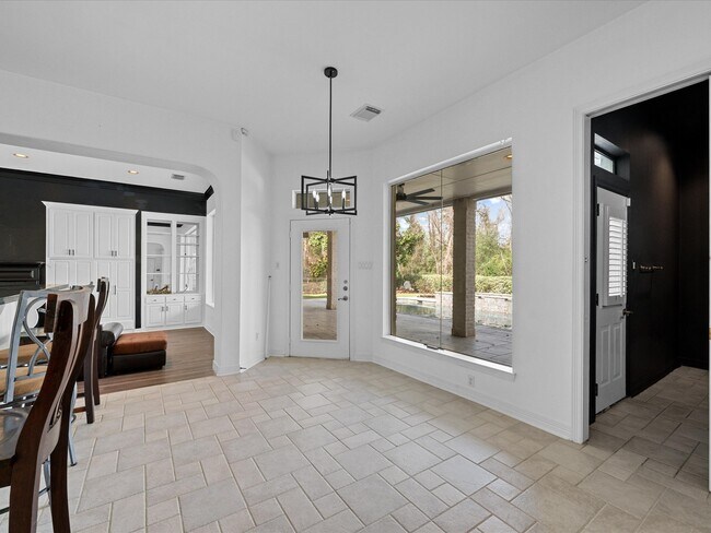 Building Photo - 15318 Beecham Dr