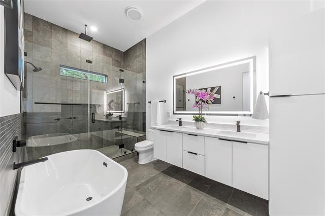 Building Photo - 1115 Muncie Ave