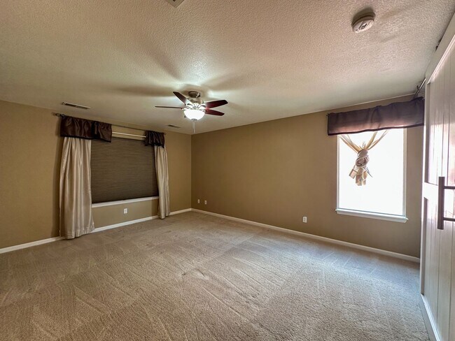 Building Photo - Horseshoe Ridge 4bd 3ba 2,522sq.ft. home FOR RENT!