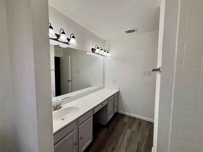 Building Photo - 8299 Cambridge St