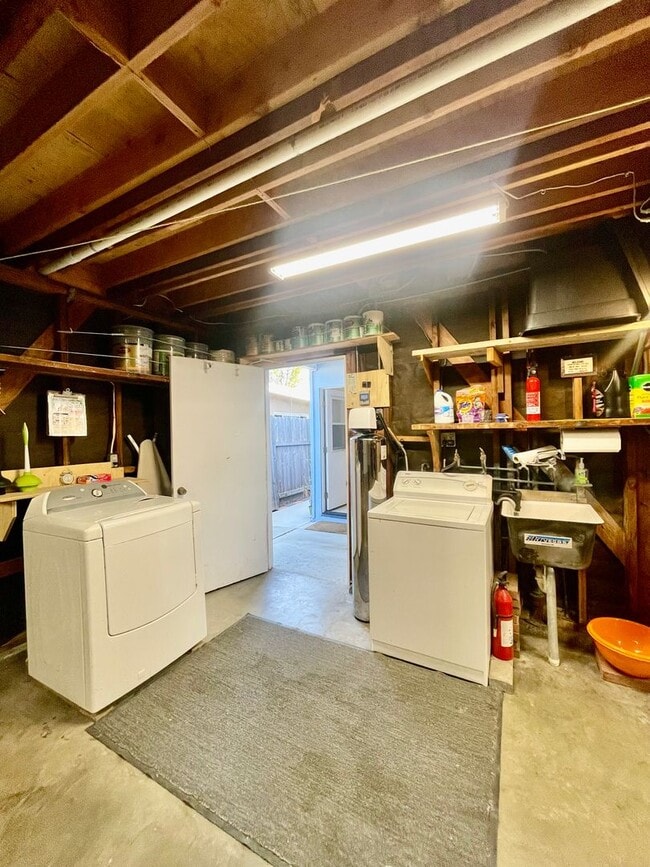 Building Photo - Pierpont Beach Studio | $2000 per month