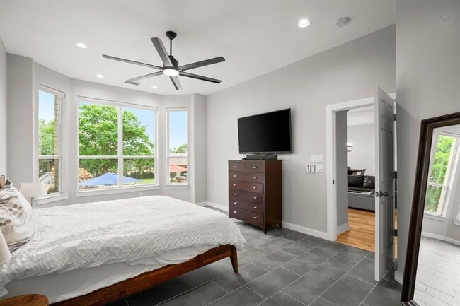 Building Photo - 601 Scenic Path