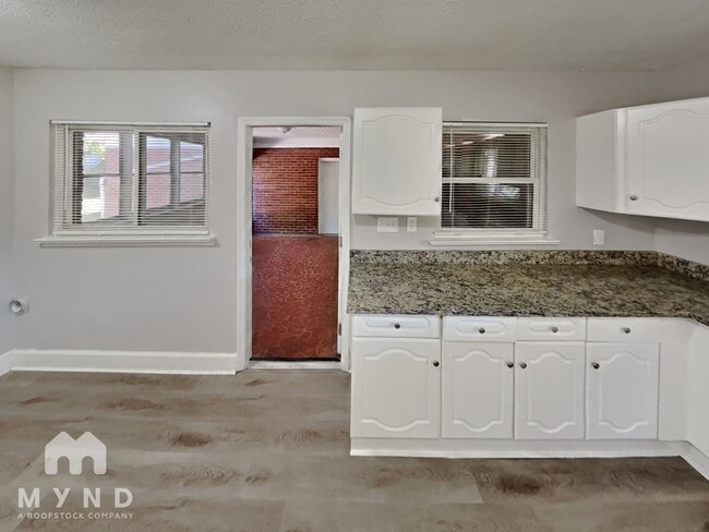 Building Photo - 4922 Statesville Rd