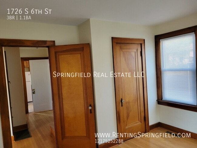Building Photo - “Old School Cool” — 3 Bed with 3-Car Garage + Tons of Parking