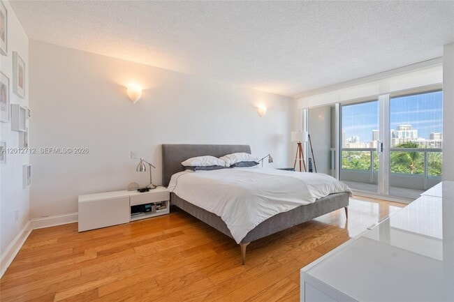 Building Photo - 21205 Yacht Club Dr