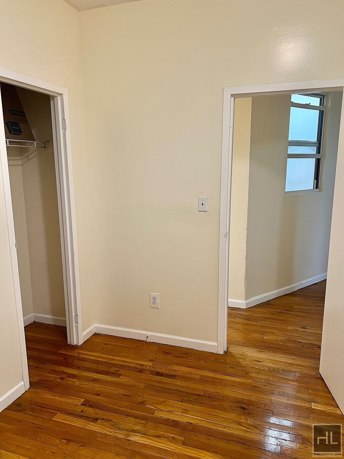 Building Photo - 4BR 1BA Historic Mixed Use Loft w/ Massive...