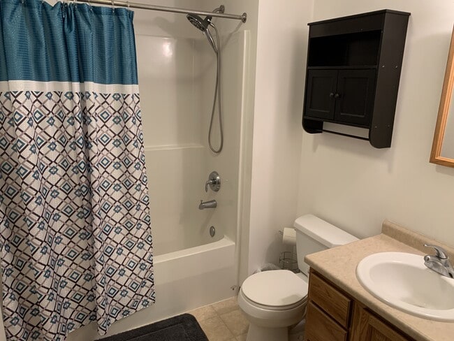 Building Photo - 1037 Ridge St