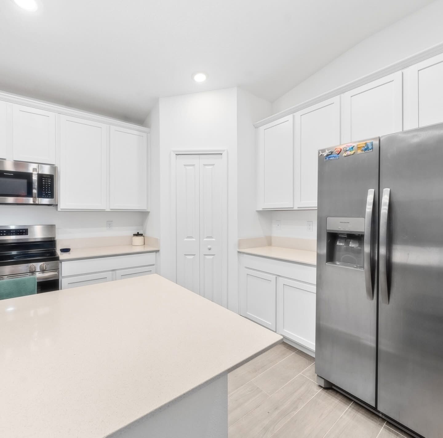 Building Photo - 3977 Willowbrook Dr