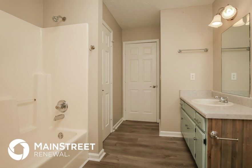 Building Photo - 187 Center St