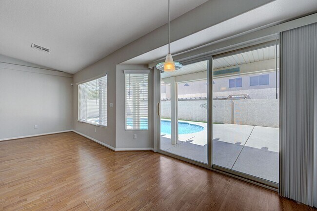 Building Photo - 472 Staghorn Pass Ave
