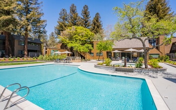 Building Photo - Old Orchard