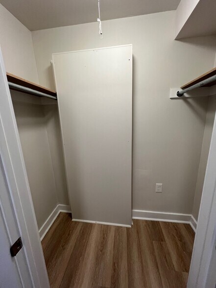 Large Closet Space - 419 N Market St