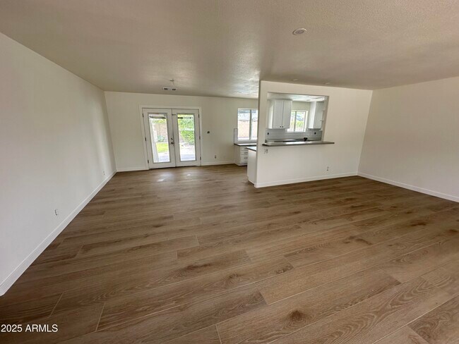 Building Photo - 3109 E Cholla St