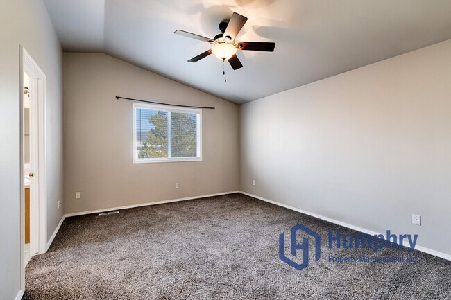 Building Photo - Beautiful home located just minutes from Settler's Park!